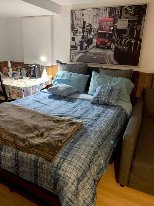 Отель Big Oasis Studio Near Airport Yyz Торонто Экстерьер фото